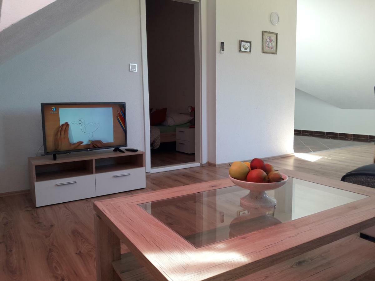 Apartmani Timon Bol Exterior foto