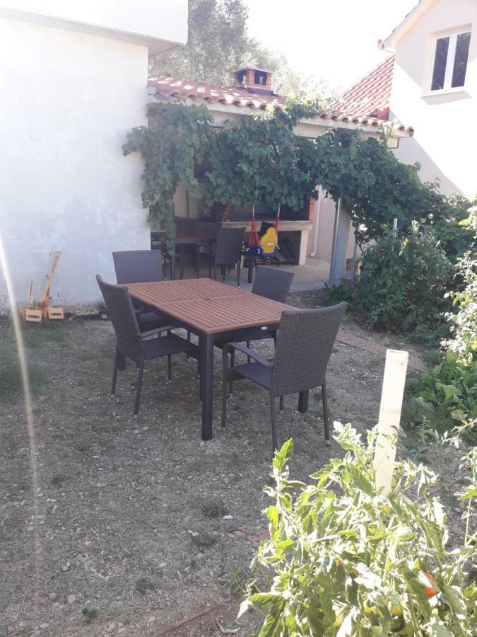 Apartmani Timon Bol Exterior foto